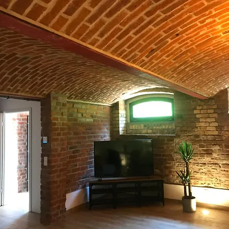 Апартаменты Leone *